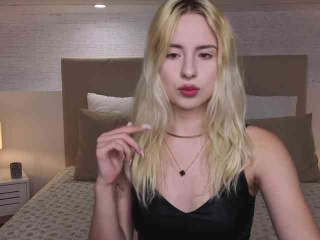 Bella-crazyy webcam