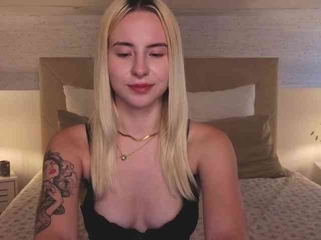 Bella-crazyy webcam
