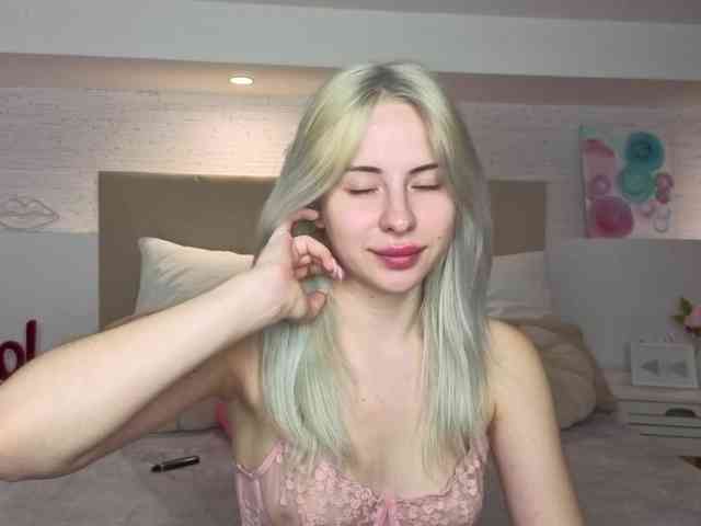 Bella-crazyy webcam