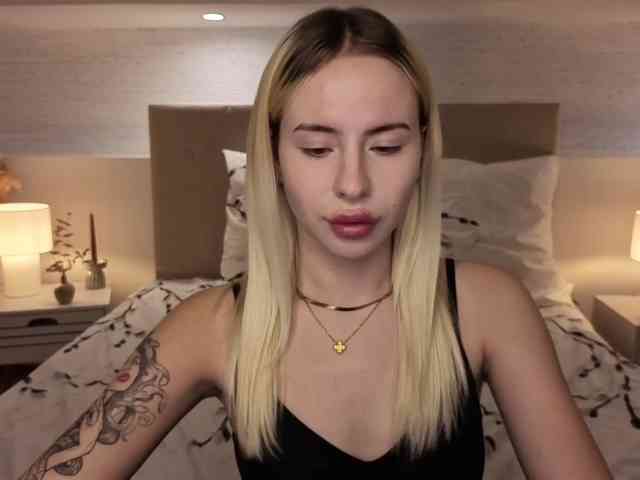 Bella-crazyy webcam