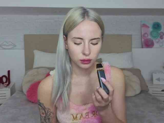 Bella-crazyy webcam