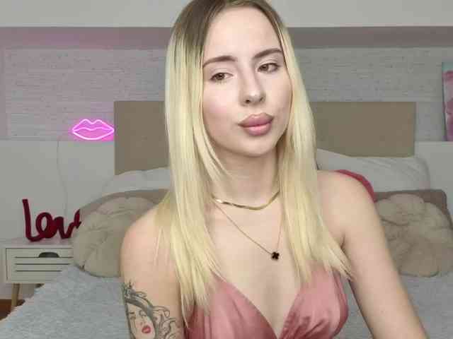 Bella-crazyy webcam