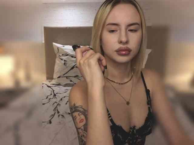 Bella-crazyy webcam