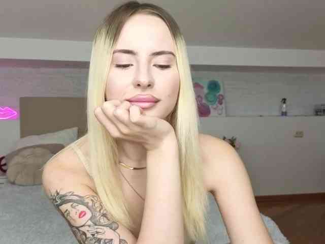 Bella-crazyy webcam
