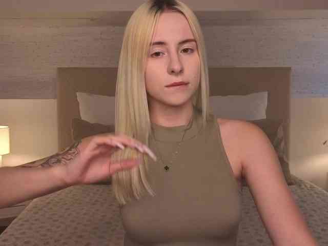 Bella-crazyy webcam