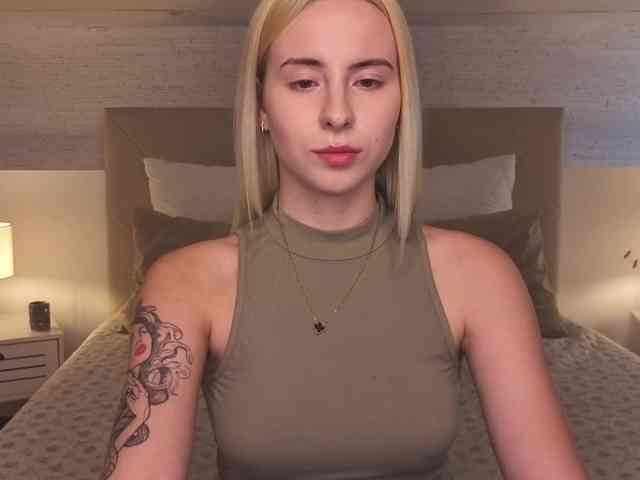 Bella-crazyy webcam