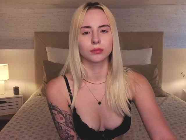 Bella-crazyy webcam