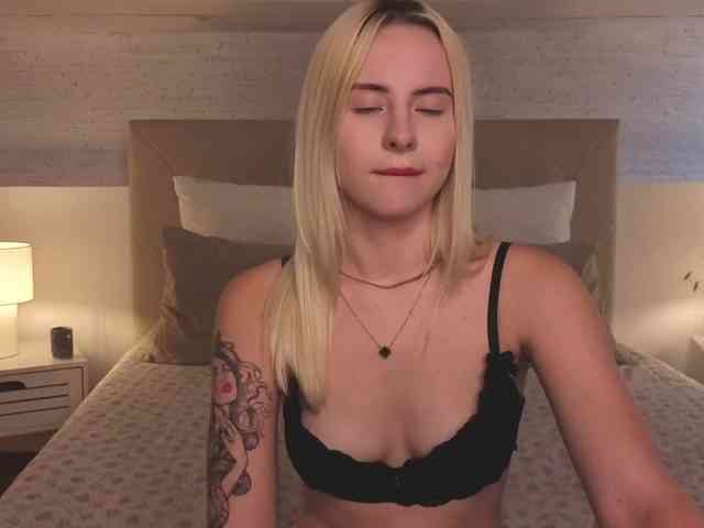 Bella-crazyy webcam