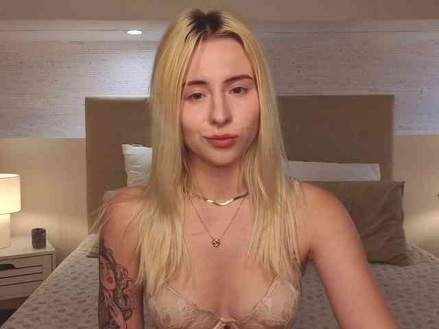 Bella-crazyy webcam