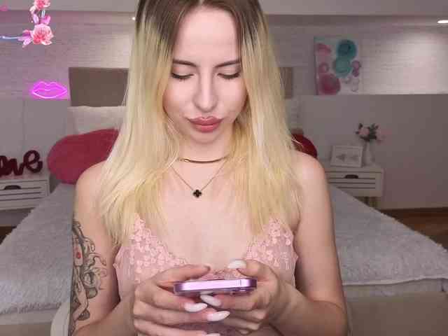 Bella-crazyy webcam
