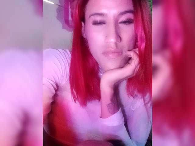 Yiyi666, 25 y/o - Live Cam on BongaCams