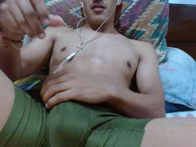 Alejo888 Live Webcam on BongaCams