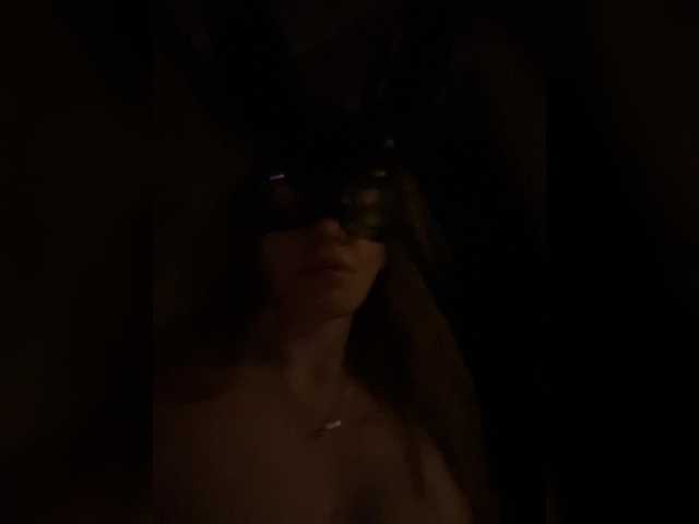 Sara102 live webcam show