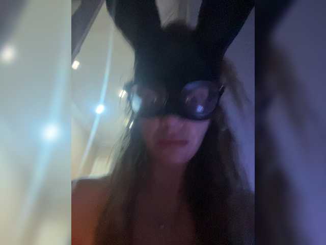 Sara102 live webcam show