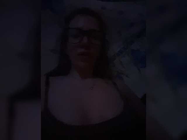 Sara102 live webcam show