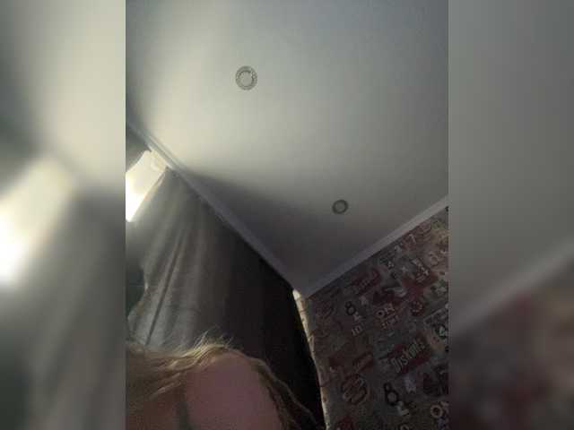 Sara102 live webcam show