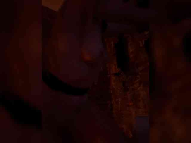 Sara102 webcam
