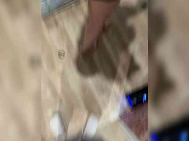 Sara102 webcam