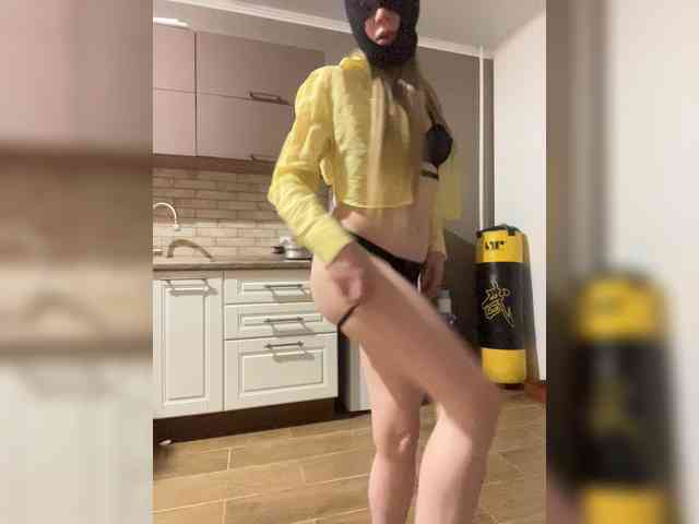 Sara102 webcam