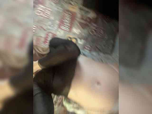 Sara102 webcam