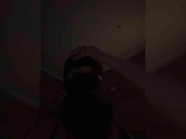 Sara102 webcam