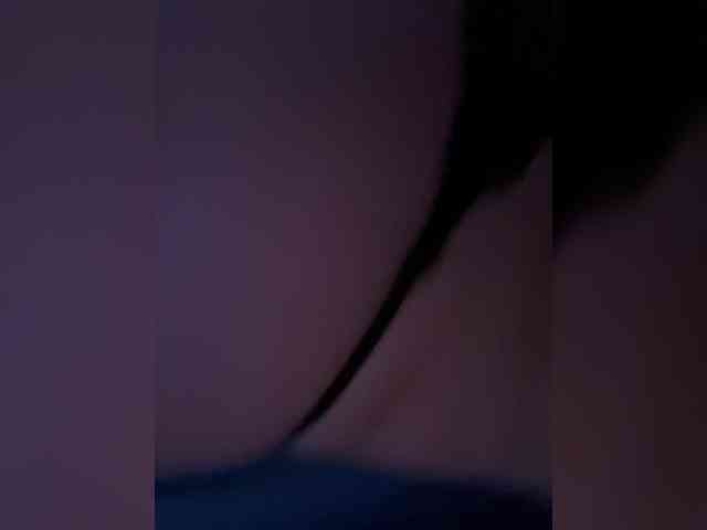 Sara102 webcam