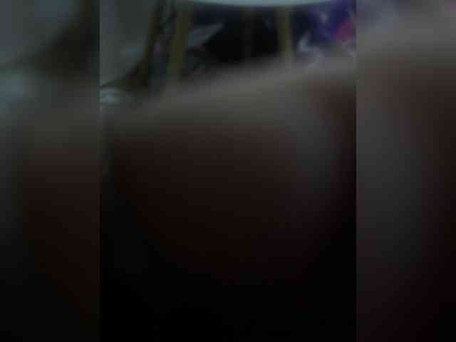 Sara102 webcam