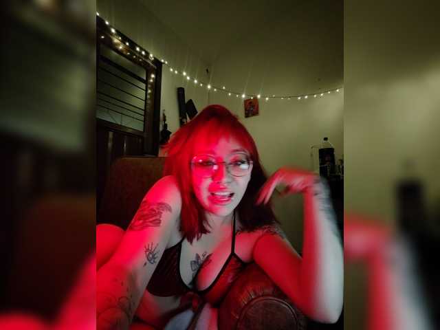 Olivia-Montreal2 live cam on BongaCams