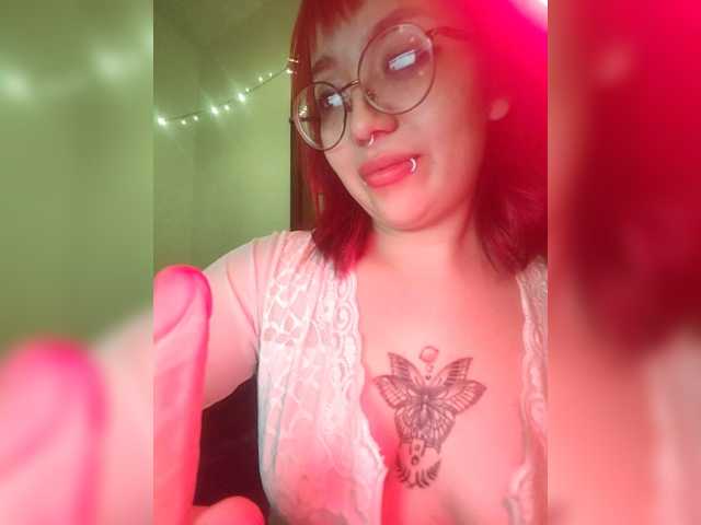 Olivia-Montreal2 live cam on BongaCams