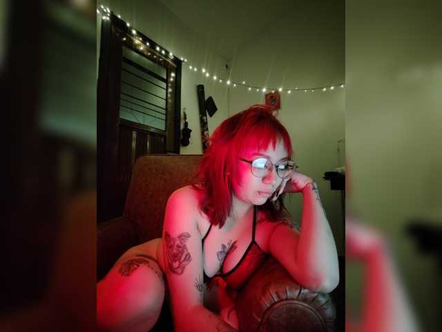 Olivia-Montreal2 live cam on BongaCams