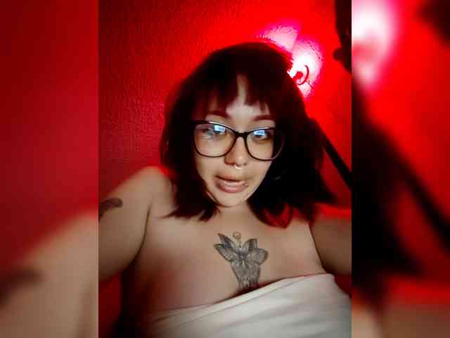 Olivia-Montreal2 webcam
