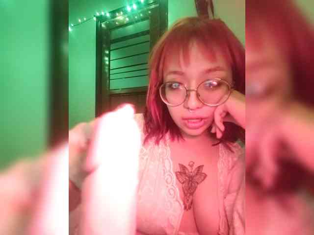 Olivia-Montreal2 webcam