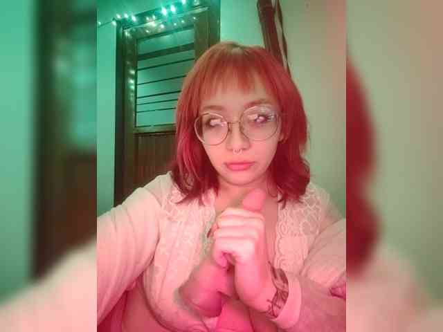 Olivia-Montreal2 webcam