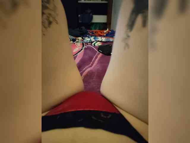 Olivia-Montreal2 webcam