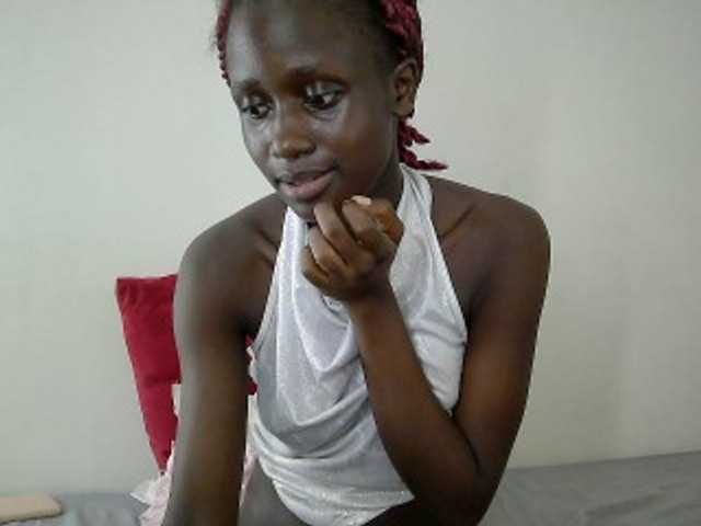 cutemona live cam on BongaCams