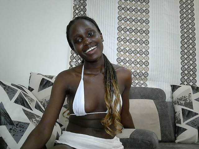 cutemona live cam on BongaCams