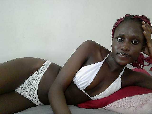 cutemona live cam on BongaCams