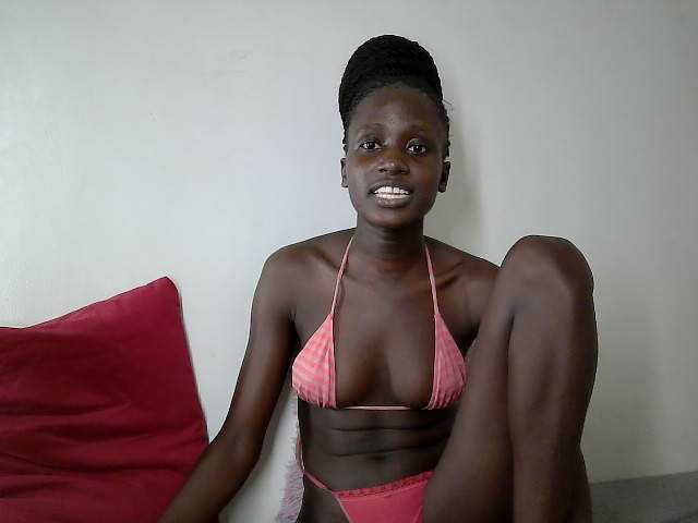 cutemona live cam on BongaCams