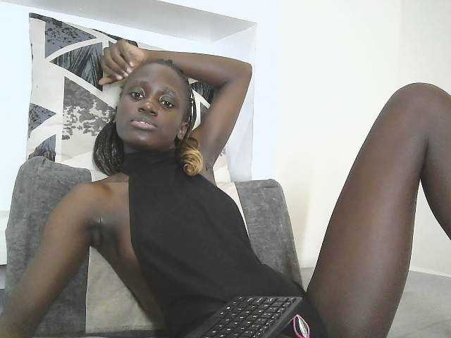 cutemona, live now on BongaCams