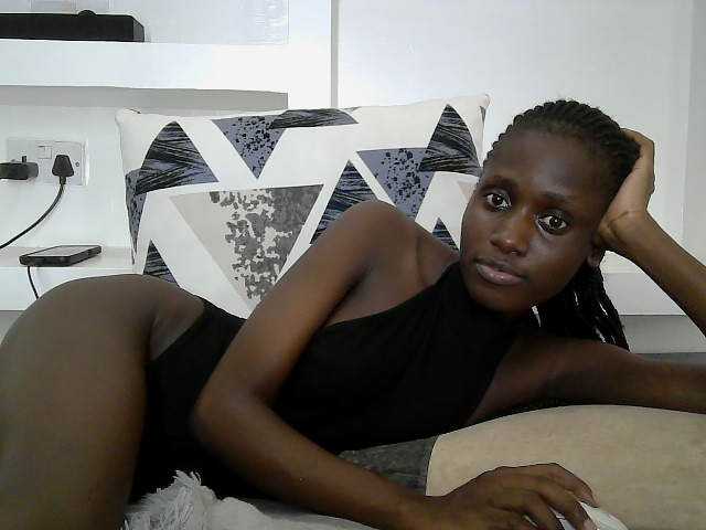 cutemona live cam on BongaCams