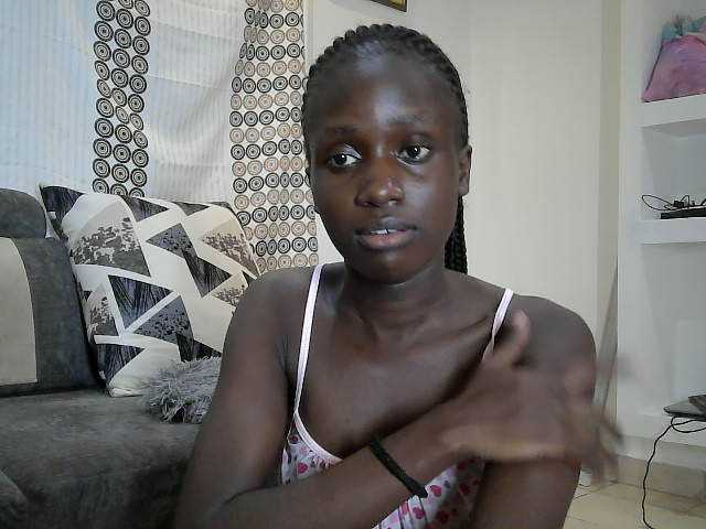 cutemona live cam on BongaCams
