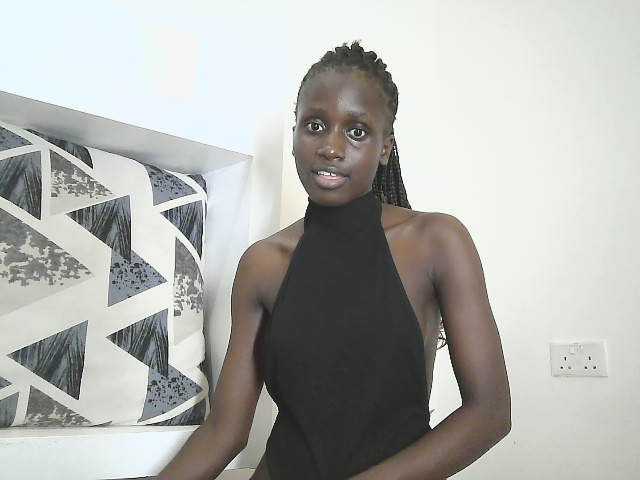 cutemona live cam on BongaCams