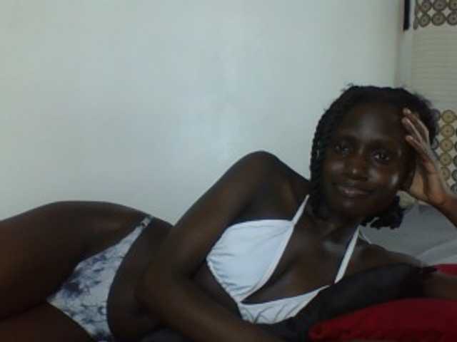 cutemona live cam on BongaCams