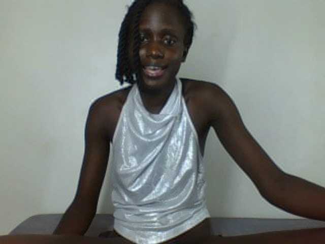 cutemona live cam on BongaCams