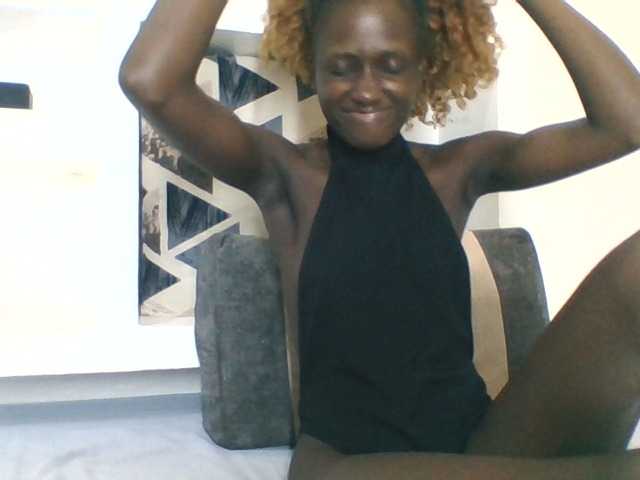 cutemona live cam on BongaCams
