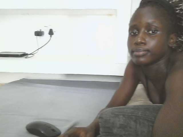 cutemona live cam on BongaCams