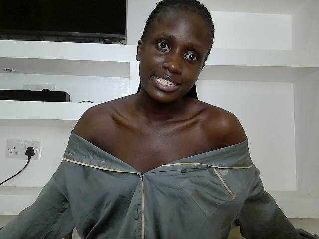 cutemona live cam on BongaCams