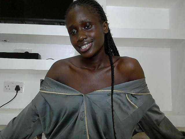 cutemona live cam on BongaCams