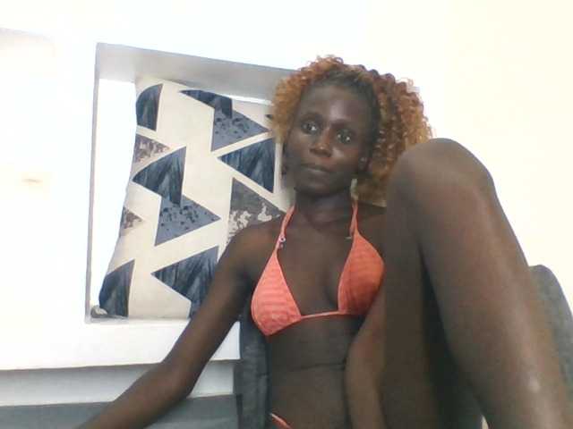 cutemona live cam on BongaCams