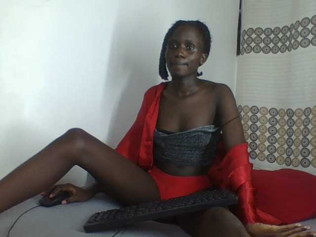 cutemona live cam on BongaCams